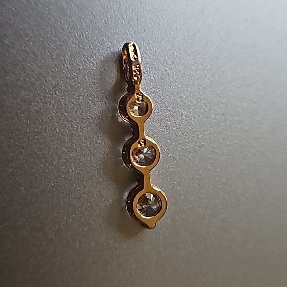 Well made CZ Stones Pendant Stamped 925 Silver, w/ Gold Plating - Picture 5 of 6